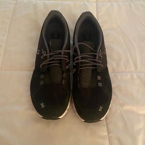 NEW W/O TAGS ON Running Shoes